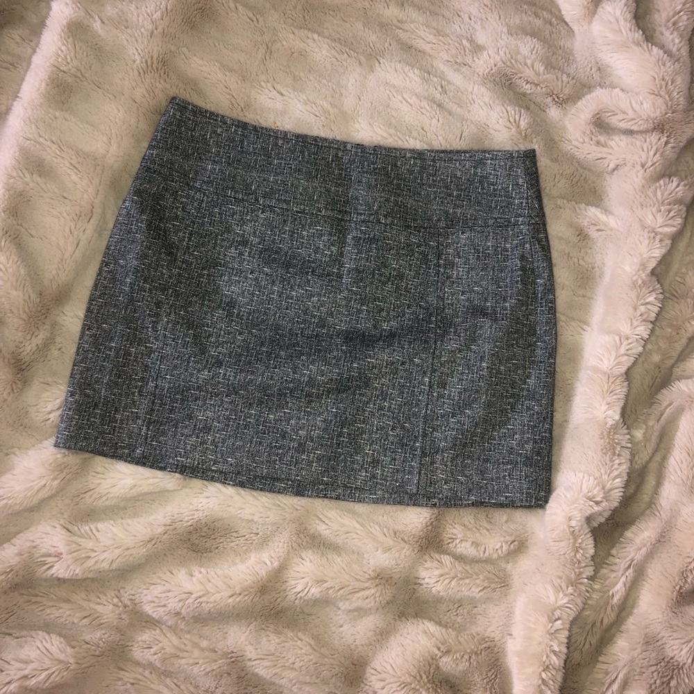 {{Express}} mini skirt